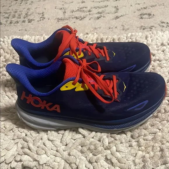 Size 10.5- Hoka One One Bondi 7 Wild Dove