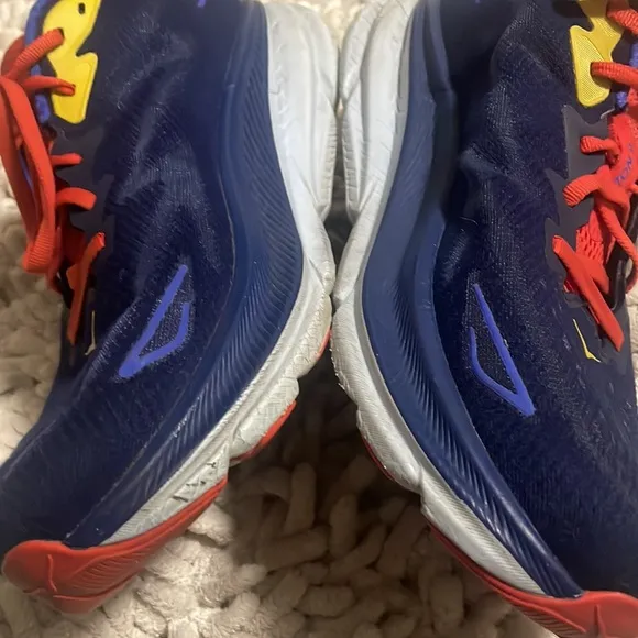 Size 10.5- Hoka One One Bondi 7 Wild Dove