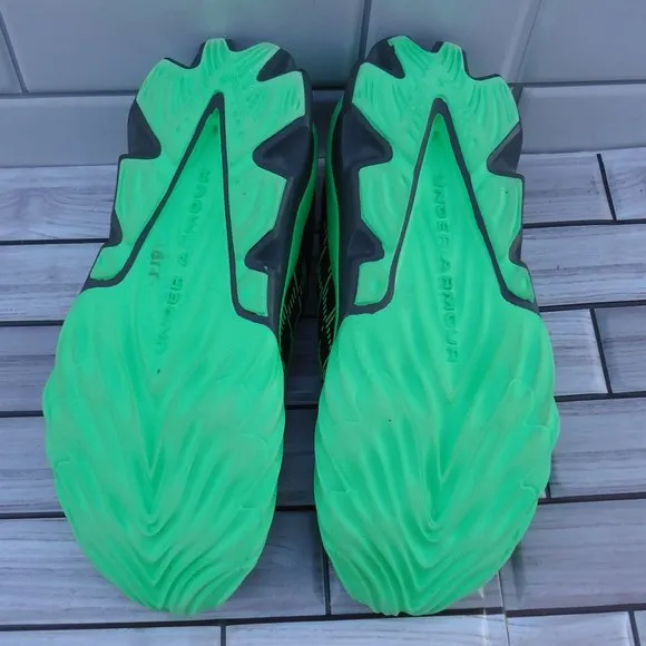 SIZE 1Y. UNDER ARMOUR Kids' Pre School-Scramjet 3 sneaker running shoes.