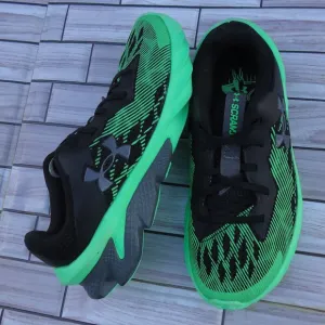 SIZE 1Y. UNDER ARMOUR Kids' Pre School-Scramjet 3 sneaker running shoes.