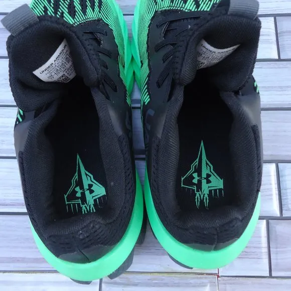SIZE 1Y. UNDER ARMOUR Kids' Pre School-Scramjet 3 sneaker running shoes.