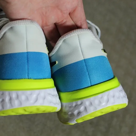 Size 7.5 - Nike Revolution 5 EXT Summit White Light Blue Fury