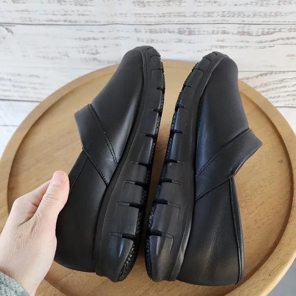 Skechers slip resistant women's black work clogs shoes size 9.5