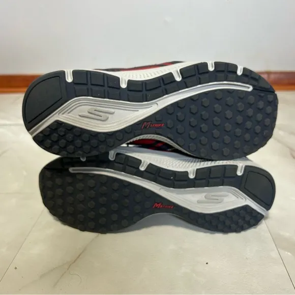 Sketchers Men’s Running Shoes Sneakers Size 9.5 Blue Red New