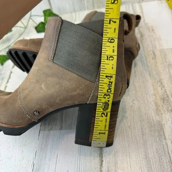 Sorel Addington Waterproof Leather Chelsea Heel Boots Women's Sz 7.5