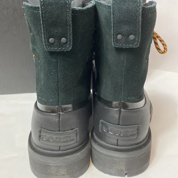 Sorel black Lennox lace up leather and suede waterproof boots size 6