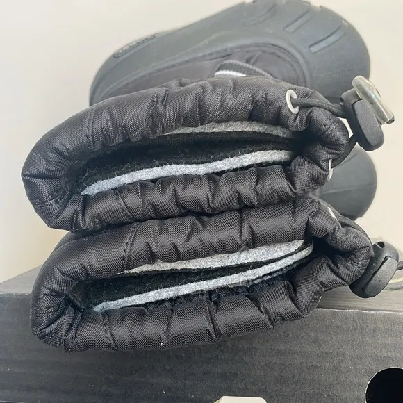 Sorel Black youth size 8 Winter Boots