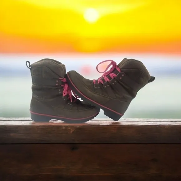 Sorel Goretex size 5 Women's waterproof boots.