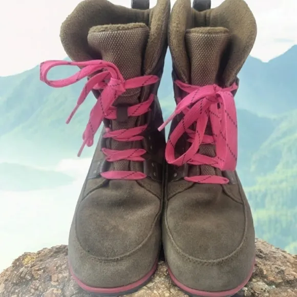 Sorel Goretex size 5 Women's waterproof boots.