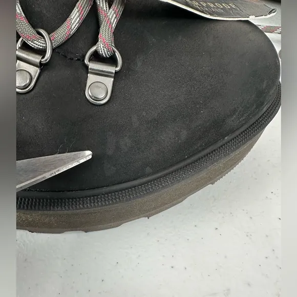Sorel Hi-Line Hiker Black Round Toe Waterproof Ankle Boot Bootie