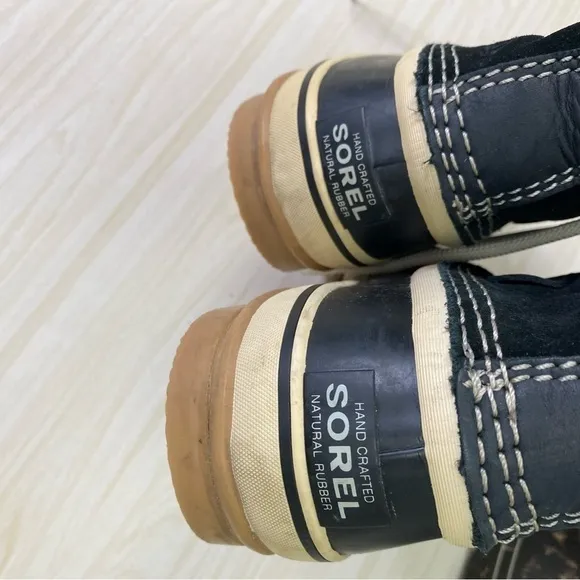 Sorel Joan of Arctic II Knit Waterproof boots size 6