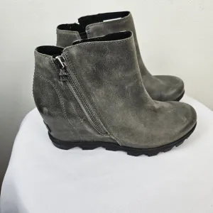 Sorel Joan Of Arctic Wedge II Boots Zip Waterproof Leather Quarry 9.5