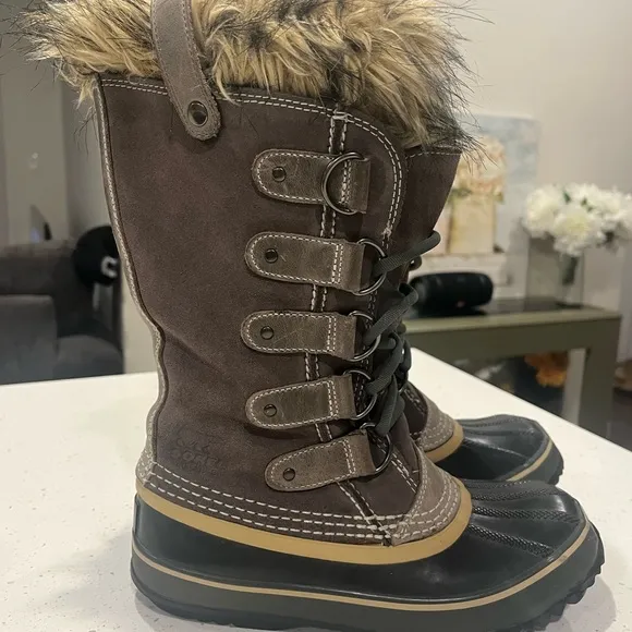 Sorel Joan of Arctic Women’s Gray  Suede Waterproof Lace Up Winter Boots