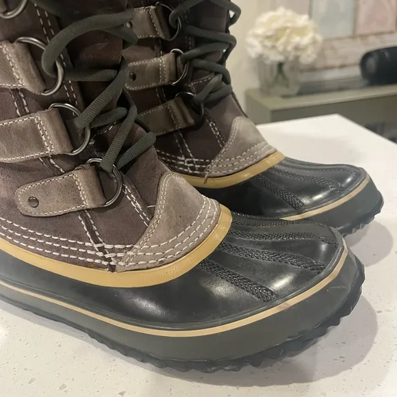 Sorel Joan of Arctic Women’s Gray  Suede Waterproof Lace Up Winter Boots