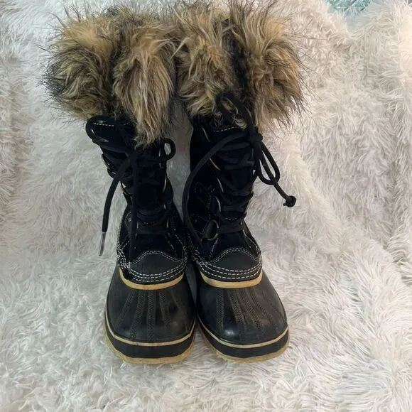 Sorel Joan of Arctic black fur trim waterproof snow boots size 7