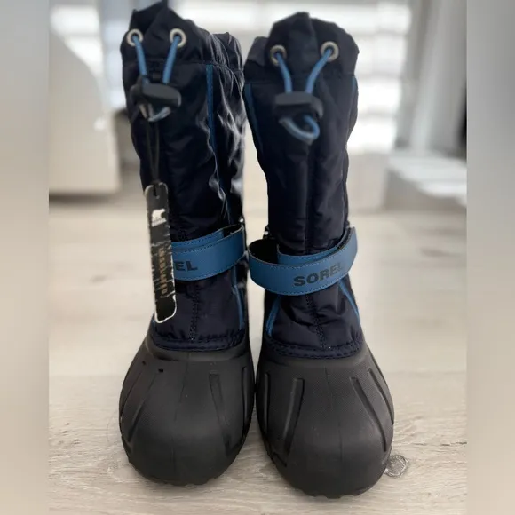 Sorel Kids' Youth Flurry Weather Resistant Snow Boot Size 6