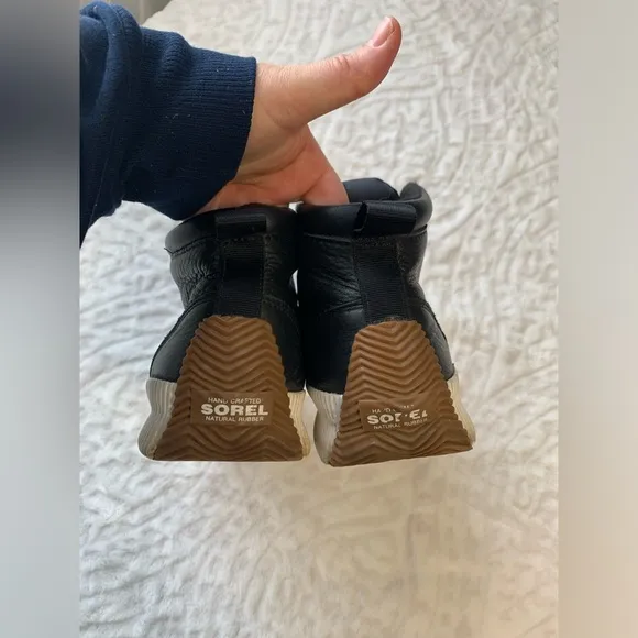 Sorel Out’n About Leather Waterproof Boots Black Size 7.5
