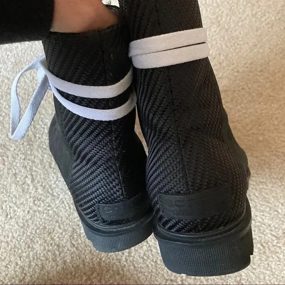 Sorel Phoenix Lace up Boots Sz 6 Black Waterproof