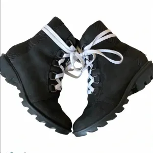 Sorel Phoenix Lace up Boots Sz 6 Black Waterproof