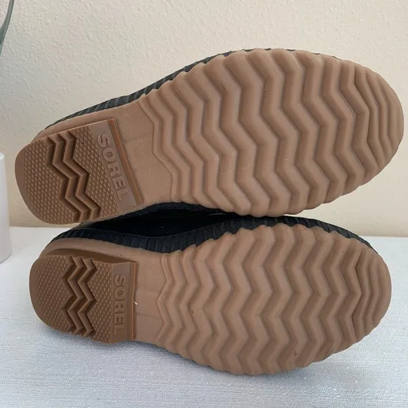 SOREL Tan Leather Black waterproof Boots Size Kids’ 4