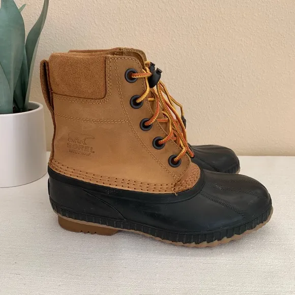 SOREL Tan Leather Black waterproof Boots Size Kids’ 4
