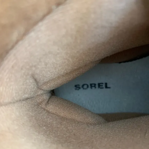 SOREL Tan Leather Black waterproof Boots Size Kids’ 4