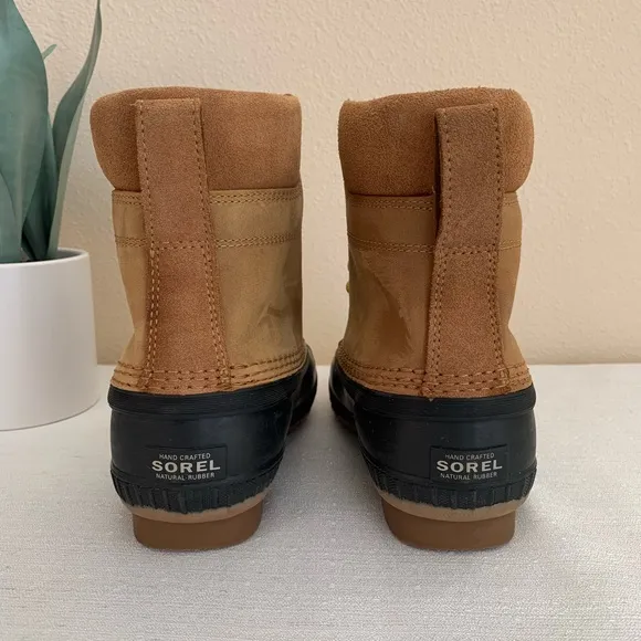 SOREL Tan Leather Black waterproof Boots Size Kids’ 4