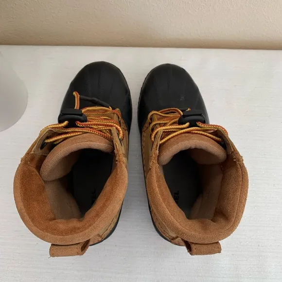 SOREL Tan Leather Black waterproof Boots Size Kids’ 4