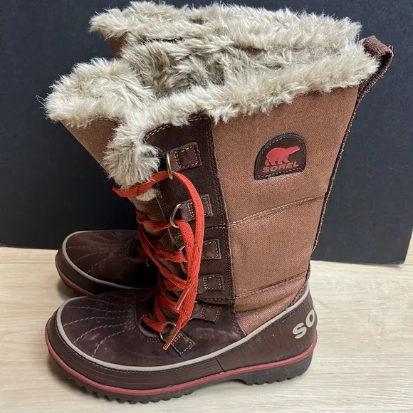 Sorel Tivoli High II boots in tabacco SIZE 7 US