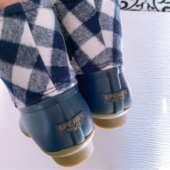 Sperry Saltwater Buffalo Check Wool Duck Boot Navy Blue and White Child Size 4
