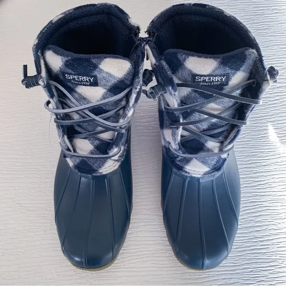 Sperry Saltwater Buffalo Check Wool Duck Boot Navy Blue and White Child Size 4