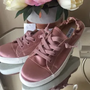 STEVE MADDEN satin shoes sneakers