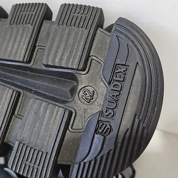Suedex Steel Toe Women's work shoes. Size 42/10.5