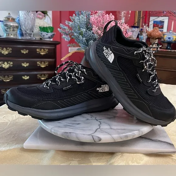 The North Face -Size 5 Youth Fastpack Hiker Waterproof Dry Vent -Black&amp;White