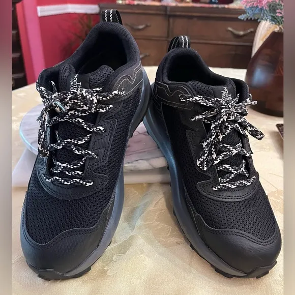 The North Face -Size 5 Youth Fastpack Hiker Waterproof Dry Vent -Black&amp;White