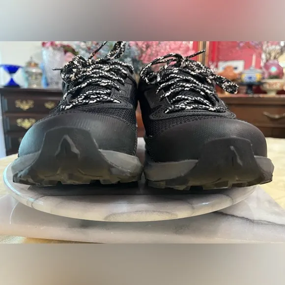 The North Face -Size 5 Youth Fastpack Hiker Waterproof Dry Vent -Black&amp;White