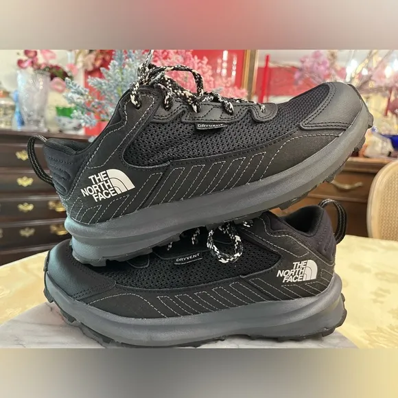 The North Face -Size 5 Youth Fastpack Hiker Waterproof Dry Vent -Black&amp;White