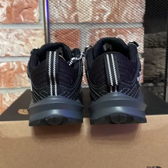 The North Face Youth Fastpack hiker WP TNF Black DryVent