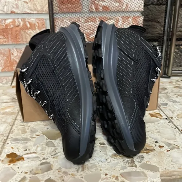 The North Face Youth Fastpack hiker WP TNF Black DryVent