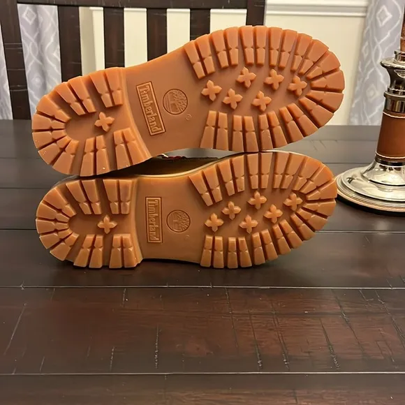 Timberland Heritage 6” Boots Waterproof Wheat Nubuck new Women’s Size 6