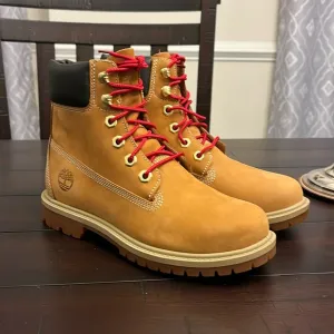 Timberland Heritage 6” Boots Waterproof Wheat Nubuck new Women’s Size 6