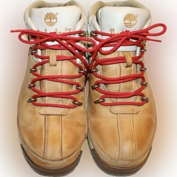 Timberland Hiking Boots size 8. Very good condition.  Worn 3 times.‌‌‌‌‌‌‌‌‌