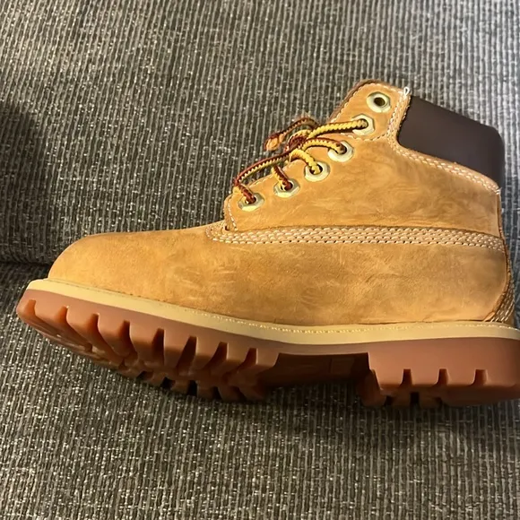 Timberland Toddler 10M premium 6 inch waterproof boot wheat nubuck  TB12809713