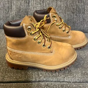 Timberland Toddler 10M premium 6 inch waterproof boot wheat nubuck  TB12809713