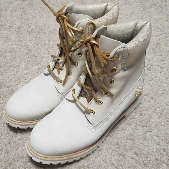 Timberland Womens 6&quot; Limited Edition A18L5 Beige/Gold boots