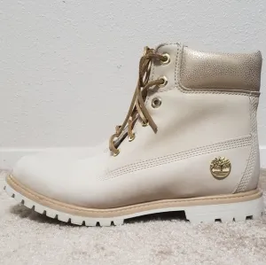 Timberland Womens 6&quot; Limited Edition A18L5 Beige/Gold boots