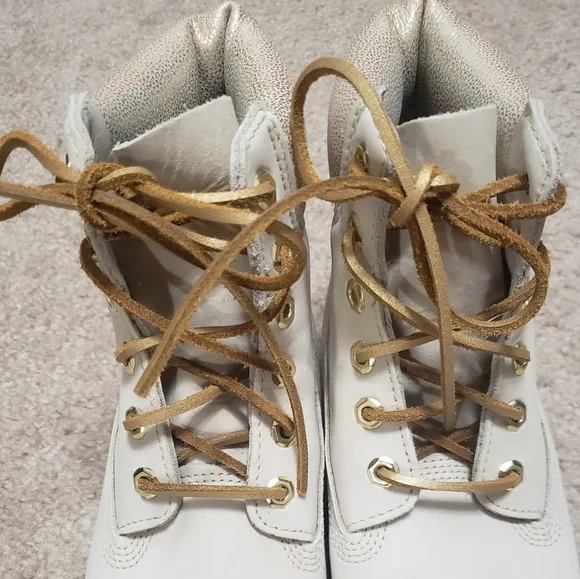 Timberland Womens 6&quot; Limited Edition A18L5 Beige/Gold boots