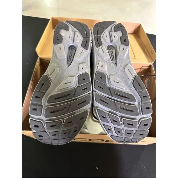Topo Athletic Magnifly 4 Black Charcoal Running Shoes Sneakers 8