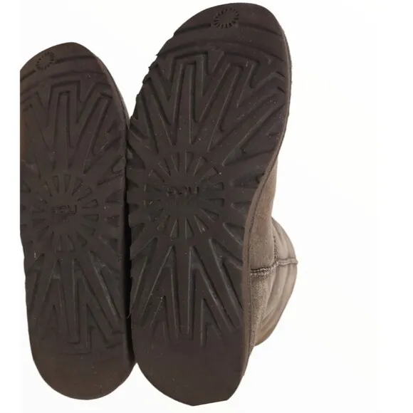 Ugg Australia CLASSIC TALL CHOCOLATE Boots Womens Brown Suede Winter Size 8W