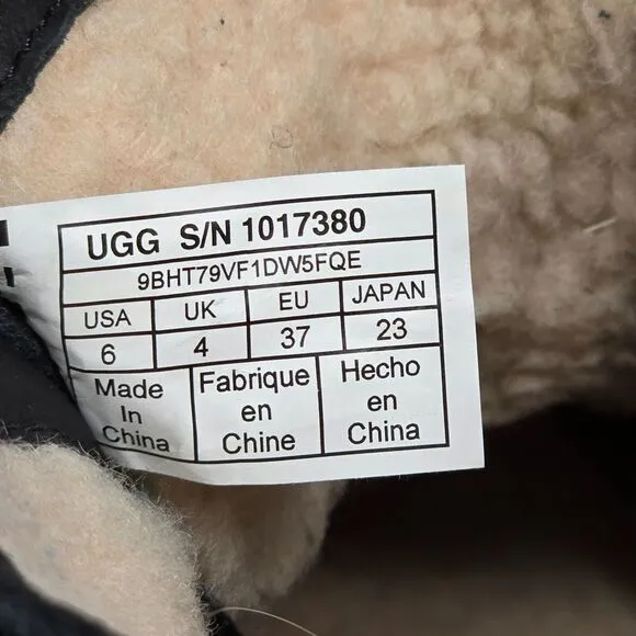 UGG‎ Azaria Boots Women's 6 Black Leather Duck Winter Sherpa Lined Waterproof